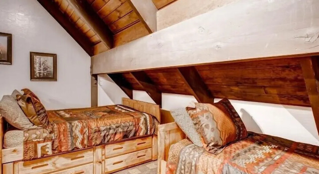 Scenic Wonders Yosemite Creekside Loft