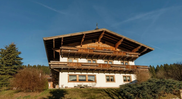 Spacious Apartment in Hollersbach im Pinzgau near Ski Area