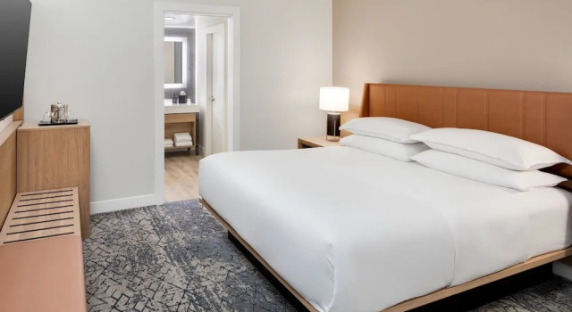 Полулюкс Sheraton Hotel Stonebriar