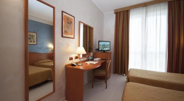 Camera Standard Hotel Brindor