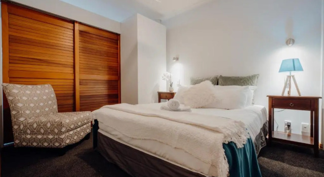 Awesome 2BR Apartment Viaduct Harbor - Wifi & Aircon