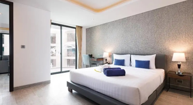 Номер Standard c 1 комнатой с балконом и с видом на бассейн Absolute Twin Sands Resort & Spa - SHA Extra Plus