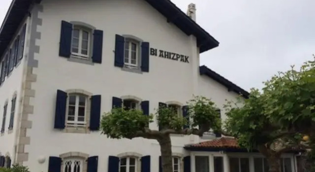 Agreable T2 a Bidart, Centre Bourg & Plages a Pied, Prenota Appartamento Hotel a Aquitania con parcheggio, Parcheggio