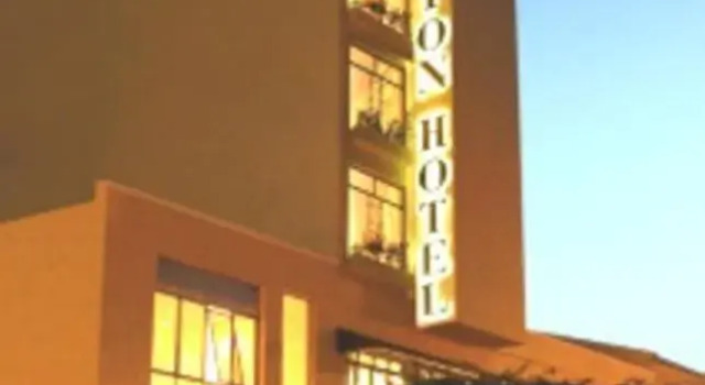 Shelton Hotel