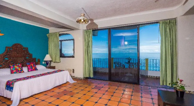 Полулюкс Mar Sereno Hotel & Suites