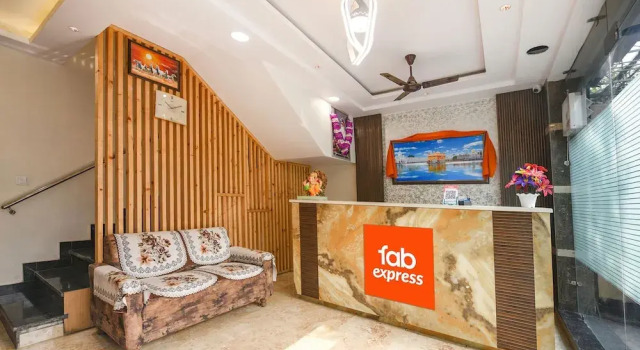 Fabhotel Golden Tree, Rezervovat Hotel Hotely v Punjab s parkováním, Parkování