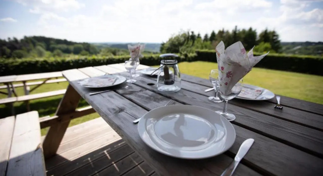 Les Loneux 38 pers, Malmedy - vue incroyable - wellness, confort, jardin, Rezervovat Hotel Hotely v Lutych s parkováním, Parkování