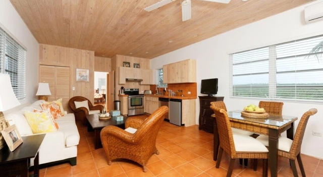 Goodwind & Cottage 6 Bedroom Home, Prenota Casa vacanze Hotel a Bahamas Out Islands con parcheggio, Parcheggio