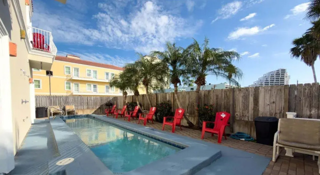 Pool 1st Floor 75 Yards To Beach Value 2 Bedroom Apts