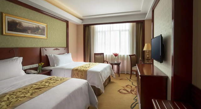 Vienna Hotel Shenzhen Fuyong Xintian Branch, Забронировать Отель Отели Шэньчжэнь с парковкой, Парковка