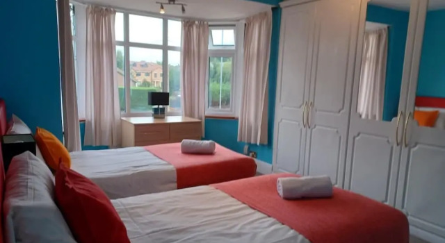 Crawley Green House - Huku Kwetu