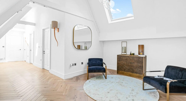 The Penthouse - With 360 Private Terrace Views of the Cathedral and Exeter City