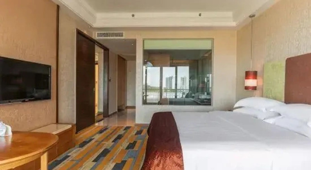 Семейный люкс с видом на сад Days Hotel Suites by Wyndham Yangjiang