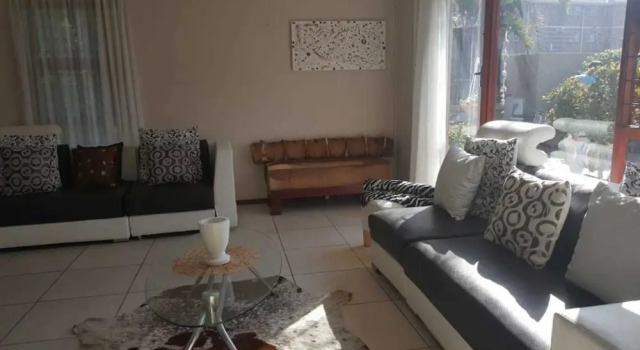 Holiday Home Near Beach, Забронировать Отель Отели Cape Peninsula с парковкой, Парковка