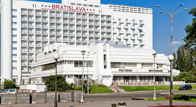 Bratislava Hotel Kyiv, Buchen Sie Hotel Dniprovskyj Kiew