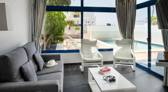 Вилла с 3 комнатами Villas de la Marina