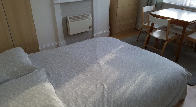 Coombe Lodge Holiday Flats, Забронировать Отель Пейнтон Девон, рядом с Goodrington Station