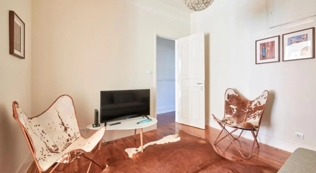 Quiet and Central 2BR APT, By TimeCooler, Забронировать Отель Лиссабон Эстремадура, рядом с Станция метро Sao Sebastiao — Проспект Герцога Авила