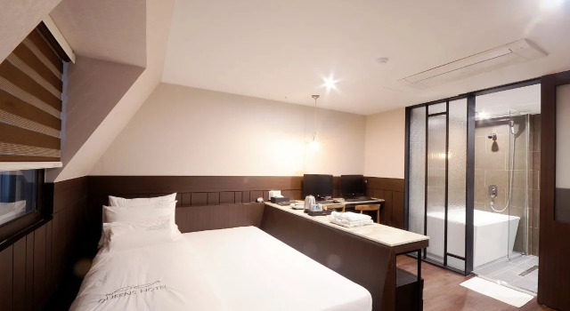Queens Hotel