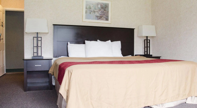 Econo Lodge Inn & Suites Kamloops, Buchen Sie Hotel Kamloops 
