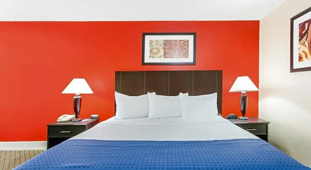 Двухместный номер Standard с частичным видом Baymont by Wyndham Fayetteville Fort Bragg Area