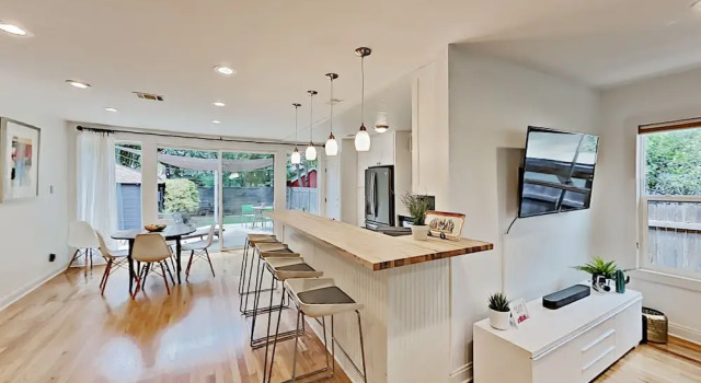1714bouh 3 Bedroom Home, Забронировать Дом для отпуска Виллы Остина, рядом с Rudolph Gamblin Field, Вилла