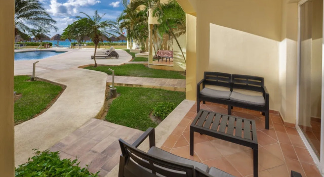 Номер Deluxe с балконом и с видом на океан Playa Azul Cozumel
