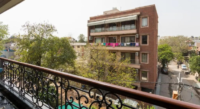 Апартаменты Hostie Aarna-4 BR apt near Moolchand/Apollo, S. Delhi