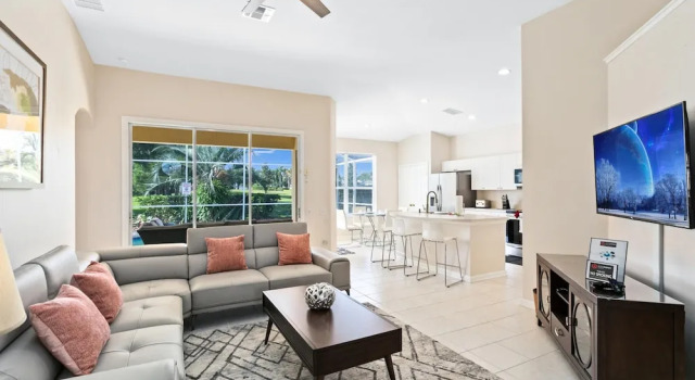 South Facing Pool 4 Bedroom 3 Bath Villa, Rezerwuj Willa Kissimmee Kissimmee