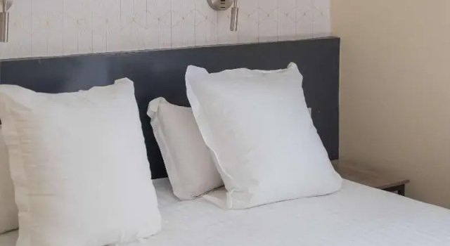 Standart çift kişilik oda Kyriad Nîmes Ouest