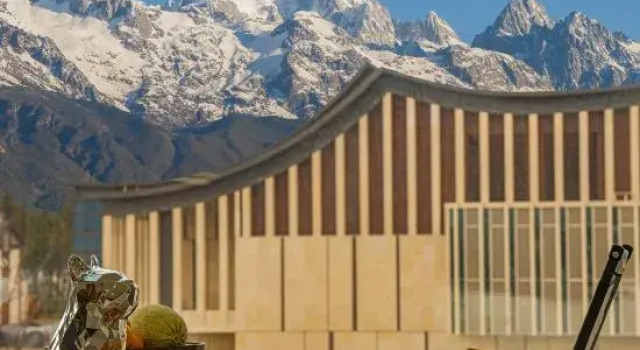See the mountains as if you were meeting each other Loft Villa·Snow Mountain Resort Hotel, Prenota Resort Hotel a Lijiang con parcheggio, Parcheggio