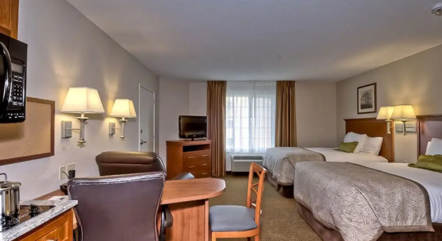 Четырёхместный люкс Candlewood Suites Burlington by IHG