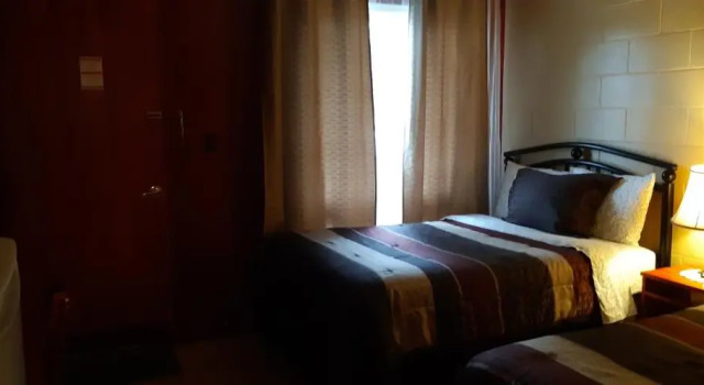 Четырёхместный номер Standard Pine Grove Motel
