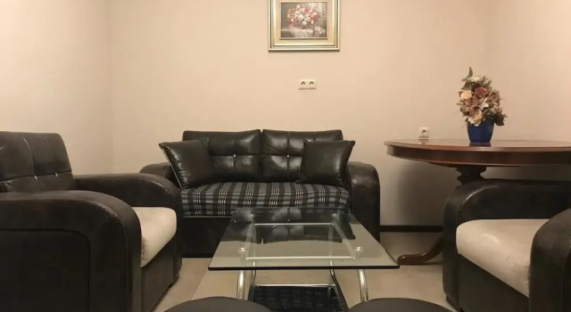 Holiday House, Book Hotel Batumi 