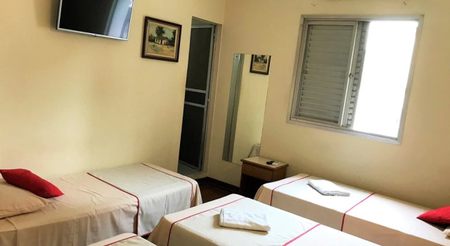 Четырёхместный номер Superior Hotel São Jorge São Paulo - Próximo a 25 de março, região do Brás, fácil acesso ao Expo Center Norte e Mercado Municipal SP