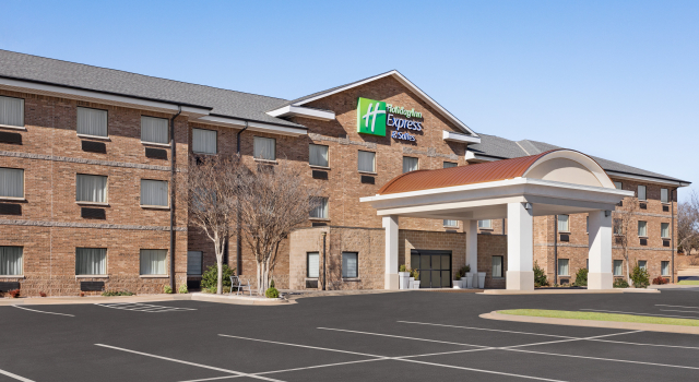 Holiday Inn Express Hotel & Suites Edmond, Book Hotel Hoteller i Edmond med parkering, Parkering