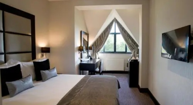 Kingswood Golf & Country Club, Забронировать Отель Отели Тадворт 4 звезды, 4*