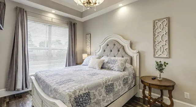 Modern Comfort Near Columbus: Home w/ Yard & Porch, Boek Hotel London Ohio