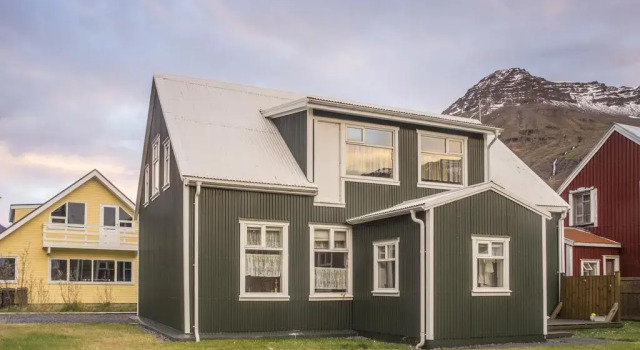 Dúlluhús - Apartments by Aldan, Book Lejlighed Hoteller i East Iceland. med parkering, Parkering