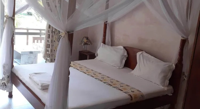 Вилла с балконом Diani-Paradise-Villas