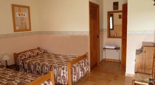 Albergue Don Camino, Забронировать Отель Вильялькасар-де-Сирга Паленсия, рядом с Церковь Санта-Мария-ла-Бланка