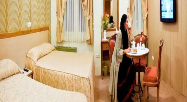 Aryo Barzan Hotel