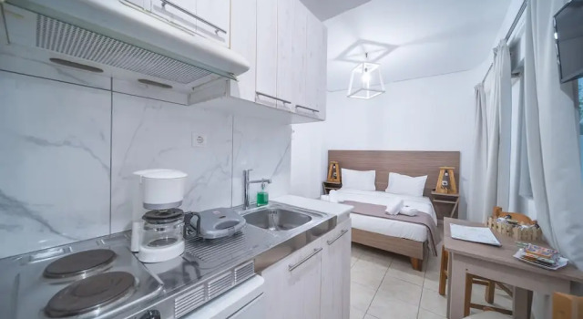 Студия Comfort City Center Studios by Cretan Houses