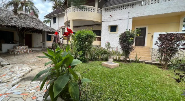 Kivuli Villas Diani-3 Bedrooms, Rezervasyon Villa Diani Beach 