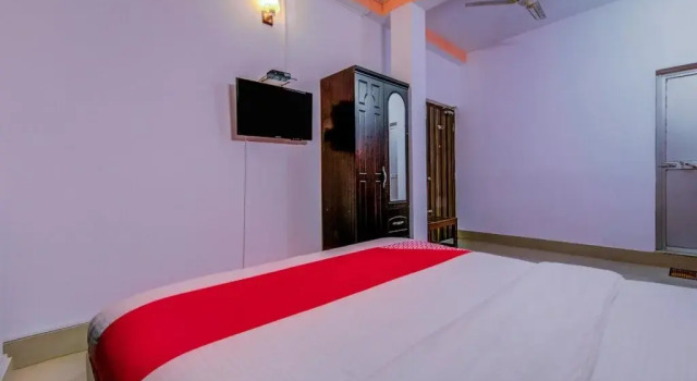 Hotel Deshbandhu By OYO Rooms