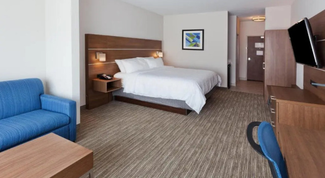 Люкс Holiday Inn Express & Suites - Fayetteville by IHG