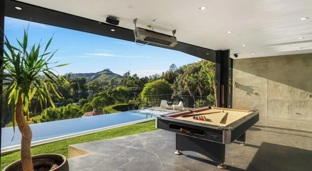 Вилла Luxury Glass Mansion - Chic Glass Villa in LA Hills With Views, Style & Serenity