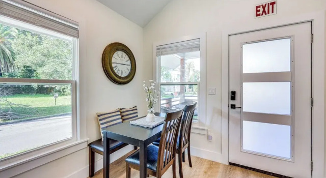 St Augustine Vacation Rental: Close to Downtown!, Забронировать Дом для отпуска Коттеджи Сент-Огастин, рядом с Cathedral Basilica of St. Augustine, Коттедж