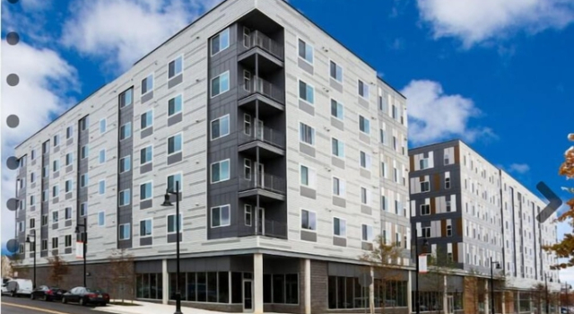 Luxe 2BR Apartment Balcony Gym and Pool
