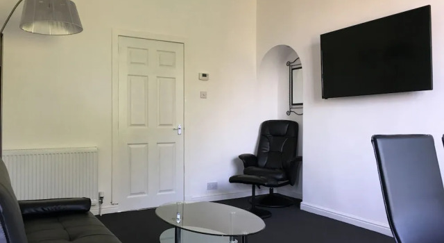 Glasgow South West Apartments, Забронировать Апартаменты/квартира Отели Glasgow & The Clyde Valley с парковкой, Парковка